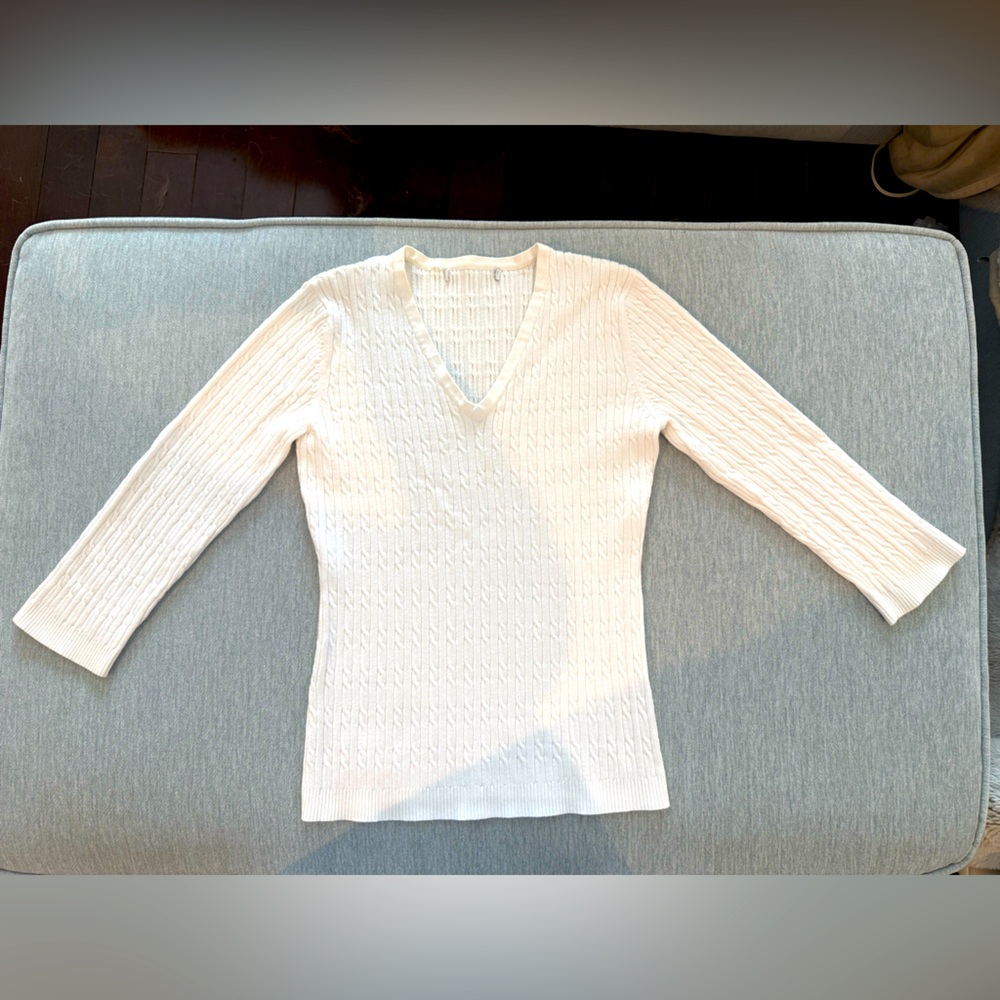 Women’s X-Small White Lightweight V-Neck Cable Knit Sweater 3/4 Sleeves